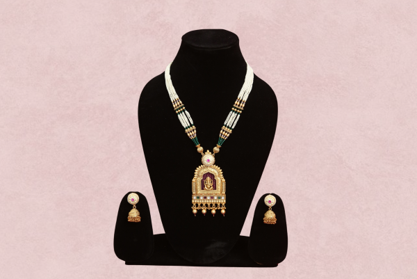 Ganesh Gauri - Image 1