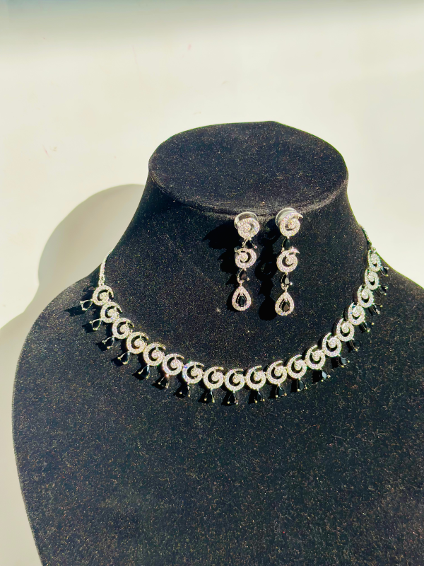 LUXE LUSTER - Image 3