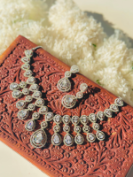 LUXURY LOVE LUXE - Image 7