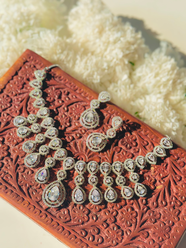 LUXURY LOVE LUXE - Image 7