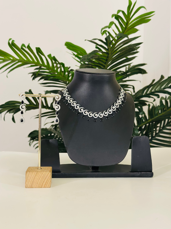LUXE LUSTER - Image 2
