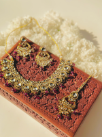 ROYAL ROSE - Image 3