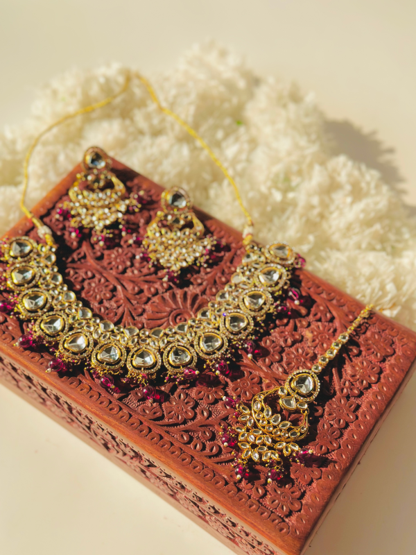 ROYAL ROSE - Image 3